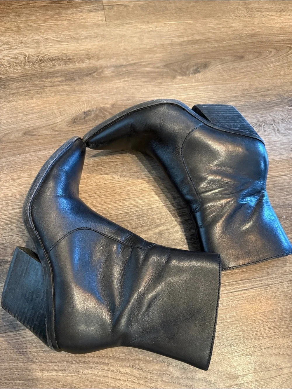 Dolce Vita Volli Black Leather Bootie Size 7